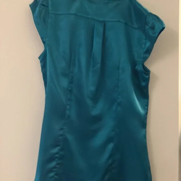 Fred David Elegant  Green Cap Sleeve Satin blouse (Womans size 4) - Picture 3 of 4
